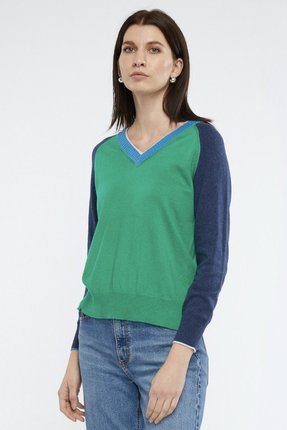 Fashioned V neck-knitwear-Gaby's