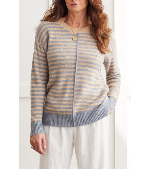 Crew sweater with slits