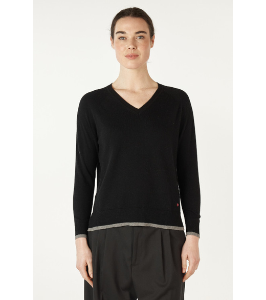 Essential V neck jumper