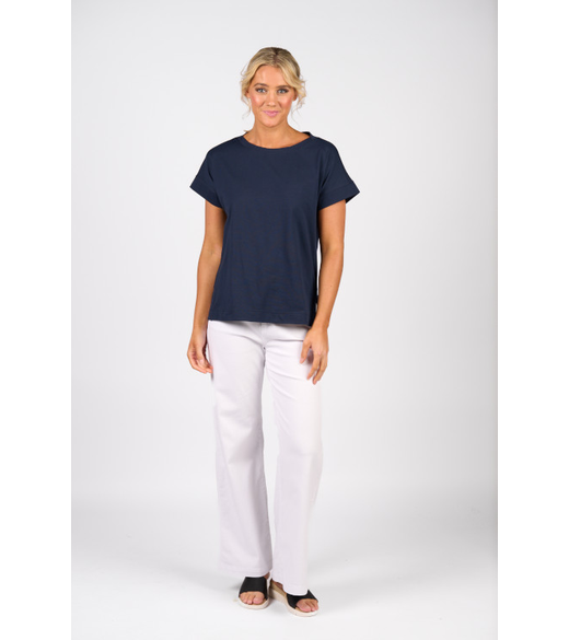 Drop sleeve top stepped hem