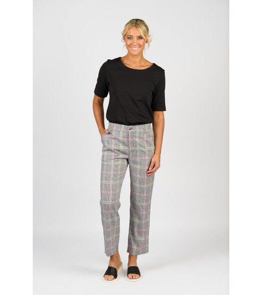 Slim leg 7/8 pant with fly