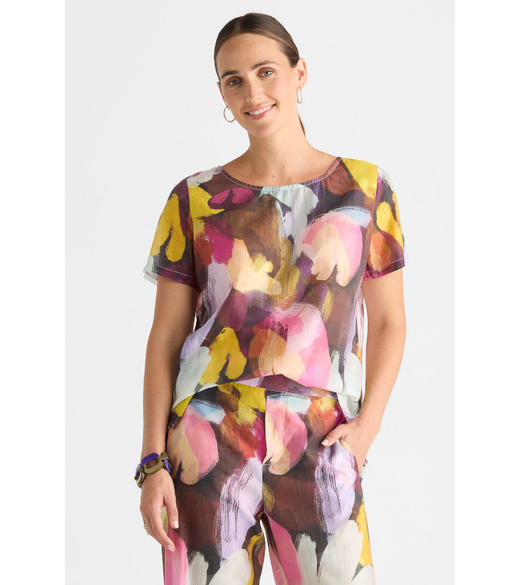 Pattern clash top