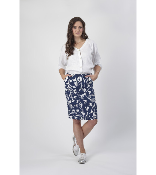 Straight skirt with pockets