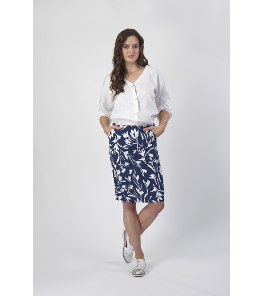 Straight skirt with pockets