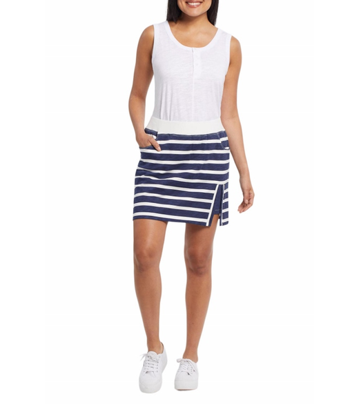 Pull-on skort with pockets